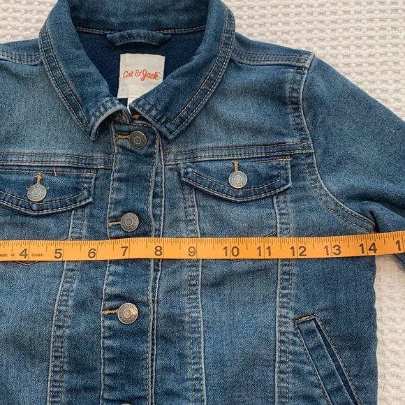 Cat & Jack Unisex Kid’s Trucker Blue Denim Jean Jacket Size 5T - Picture 6 of 10